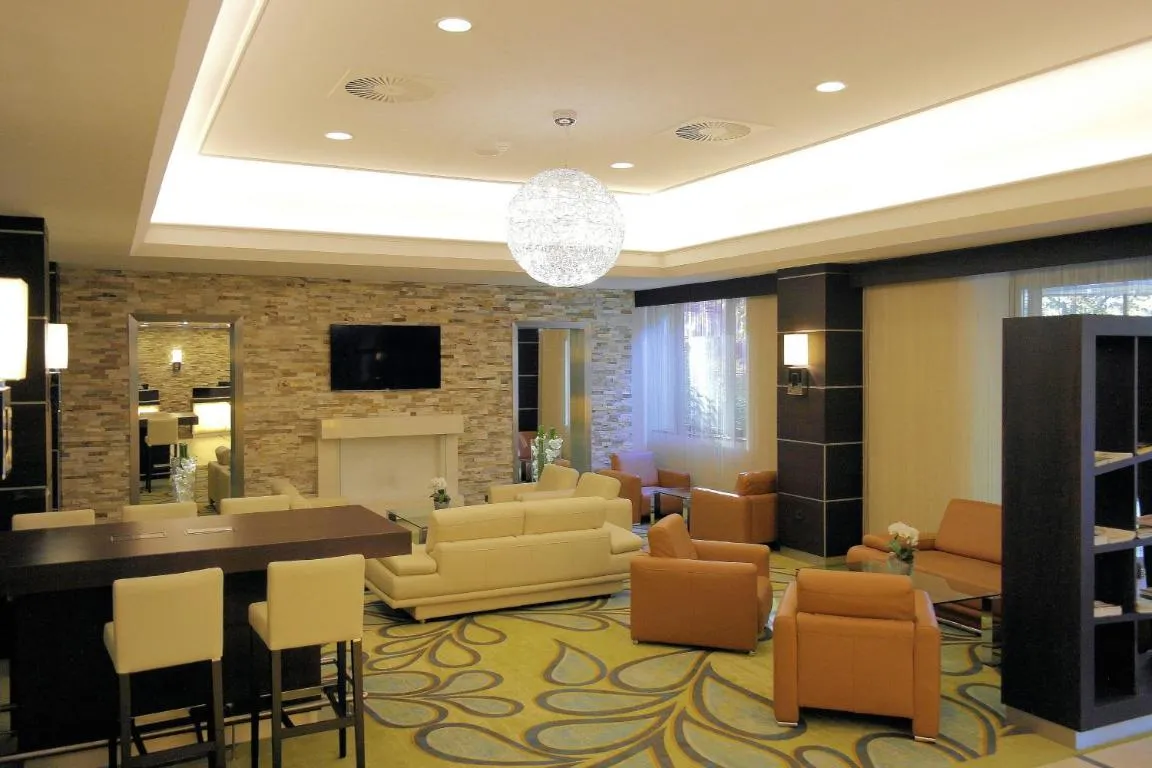 Image of Courtyard by Marriott Düsseldorf Seestern