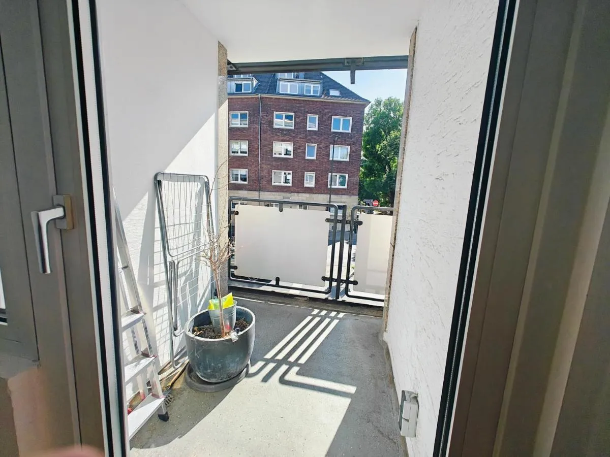 Image 5 of 3 Room Downtown Apartment Bilk