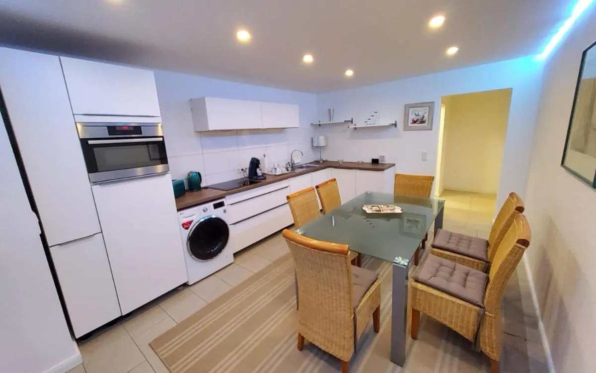 Image 2 of 3 Zimmer Wohnung – Keine Party Wohnung ! 6 Personen