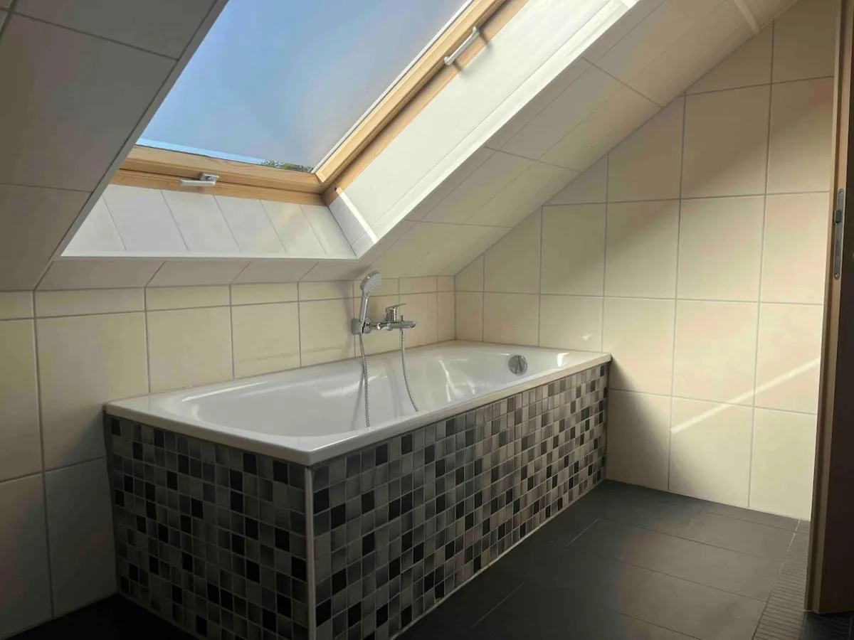 Image 4 of 3 bedroom house with 2 bathrooms in Dusseldorf – Haus mit 3 Schlafzimmer 2 Badezimmer in Düsseldorf