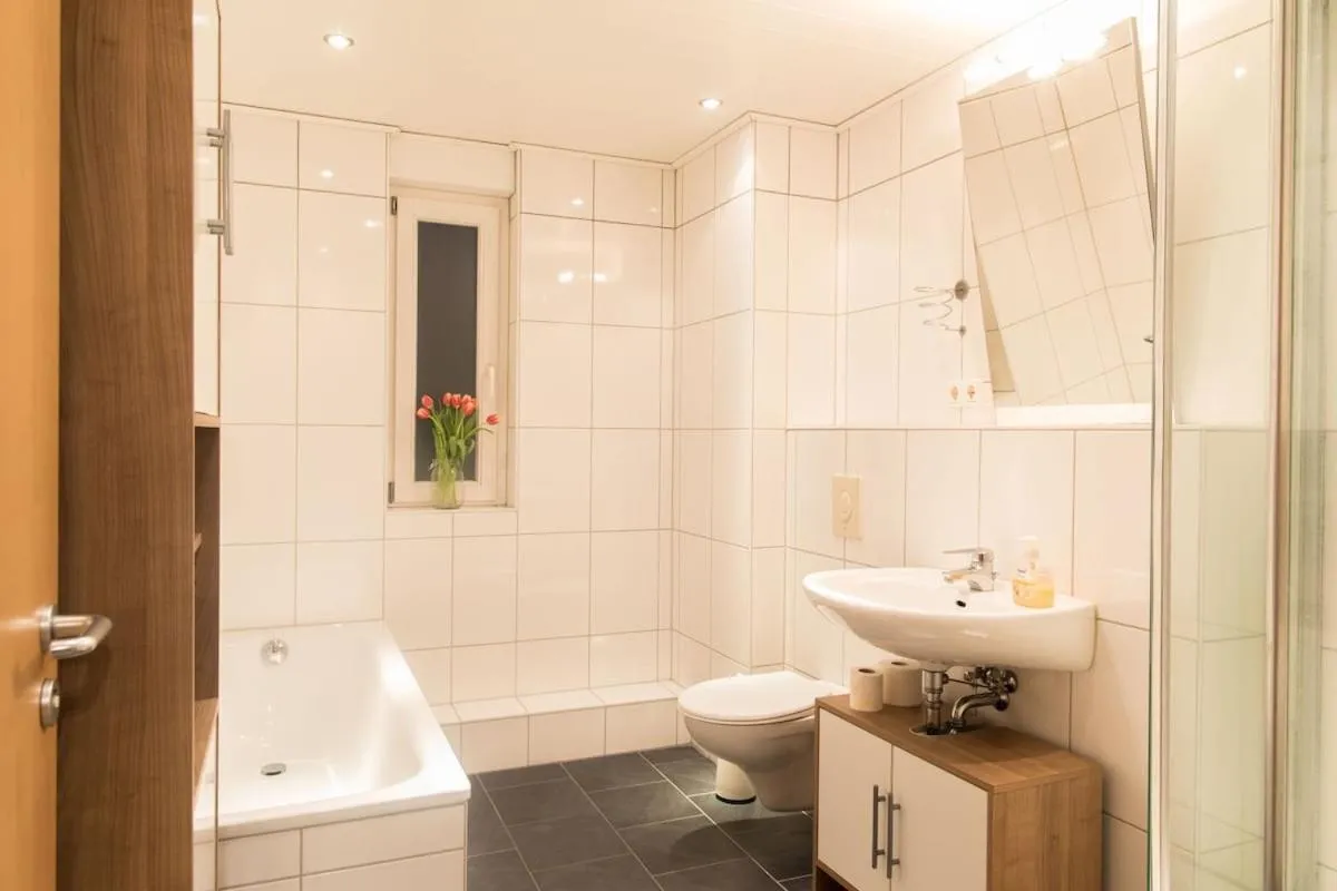 Image 6 of 3 bedroom house with 2 bathrooms in Dusseldorf – Haus mit 3 Schlafzimmer 2 Badezimmer in Düsseldorf