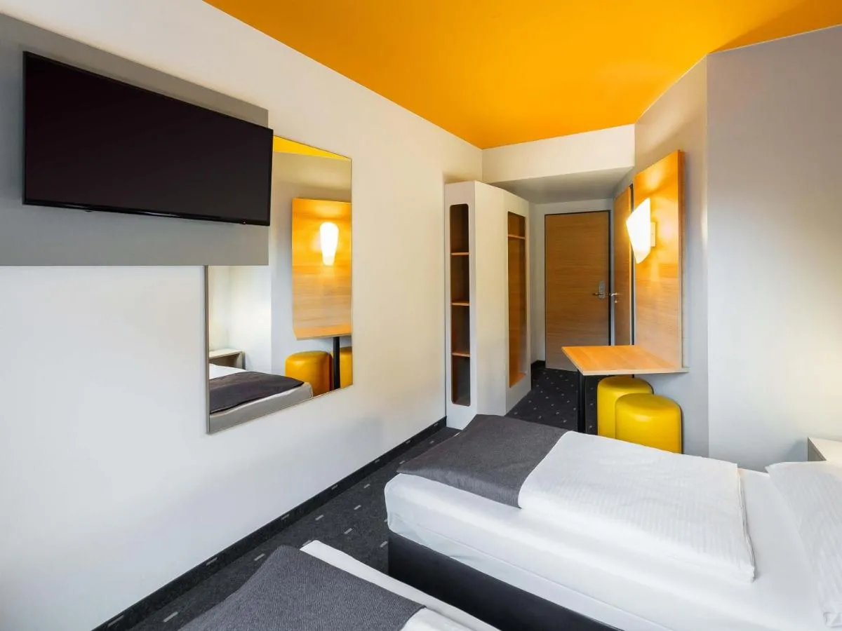 Image 2 of B&B Hotel Düsseldorf-City