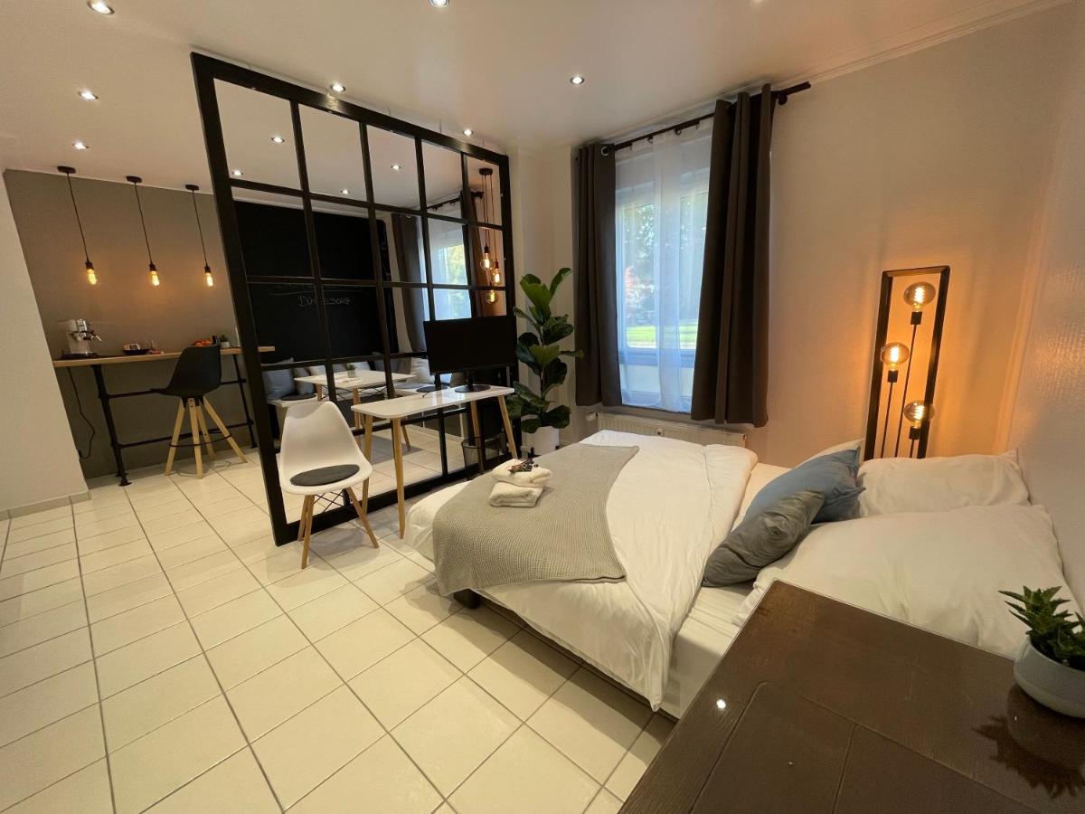 Image 4 of BienveniDUS – self service accommodation – Unterkunft zur Selbstversorgung – Das Messezimmer – Düsseldorf
