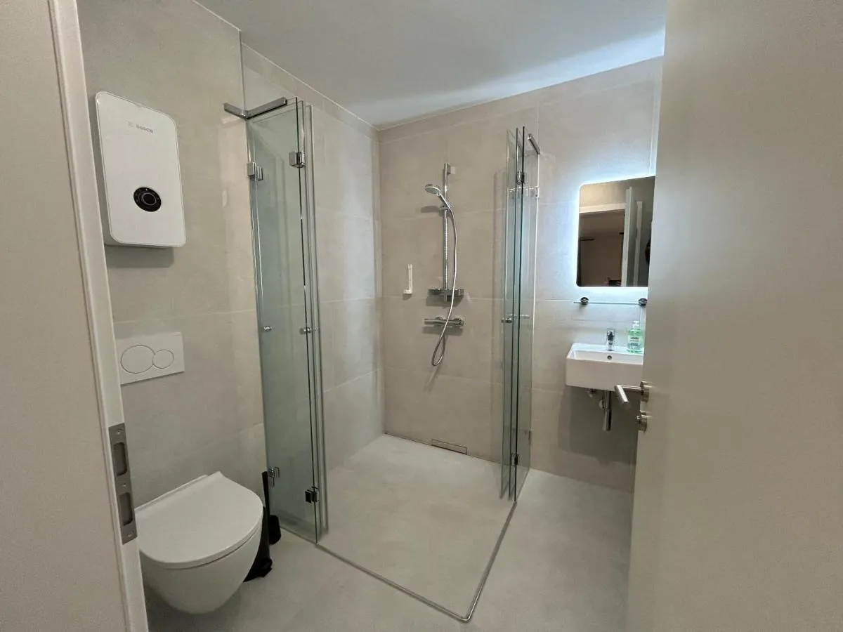 Image 5 of BienveniDUS – self service accommodation – Unterkunft zur Selbstversorgung – Das Messezimmer – Düsseldorf