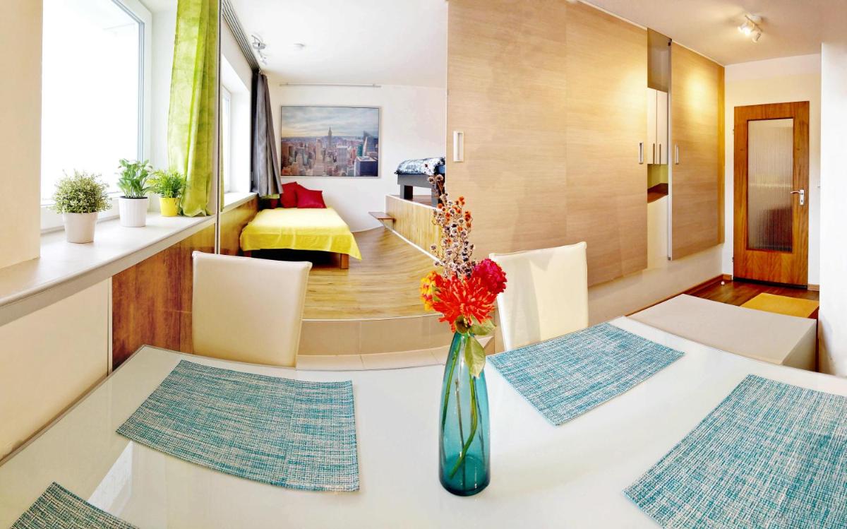 Image 1 of City-Apartment 65qm 2-Schlafzimmer WLAN Nichtraucher Parken