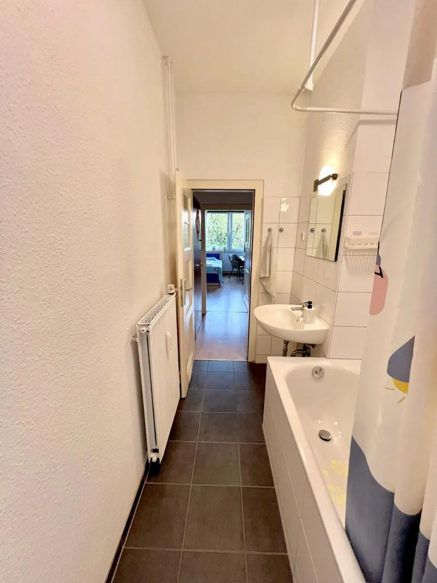 Image 3 of Cozy 2-room-Apartment on Zoo Park in District 2