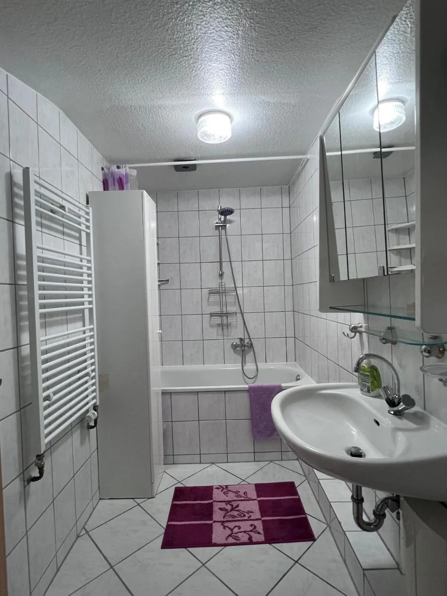 Image 2 of Cozy Apartment with Excellent Transport Links to Old Town, Main Station and Trade Fair