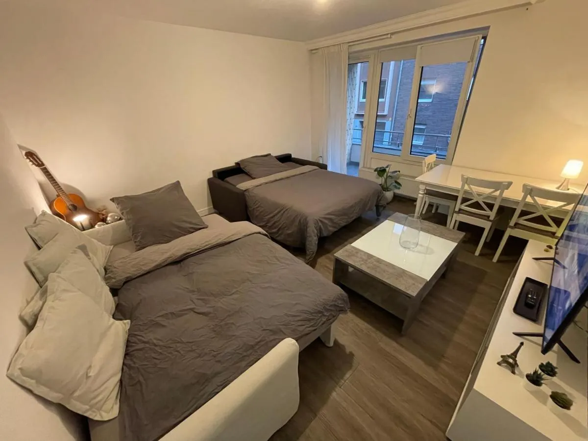 Image 5 of Cozy apartment city nightlife