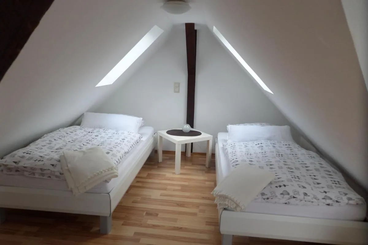 Image 1 of Flughafenapartement Sky View