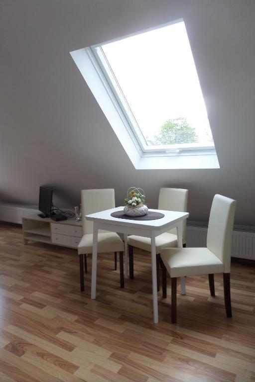 Image of Flughafenapartement Sky View