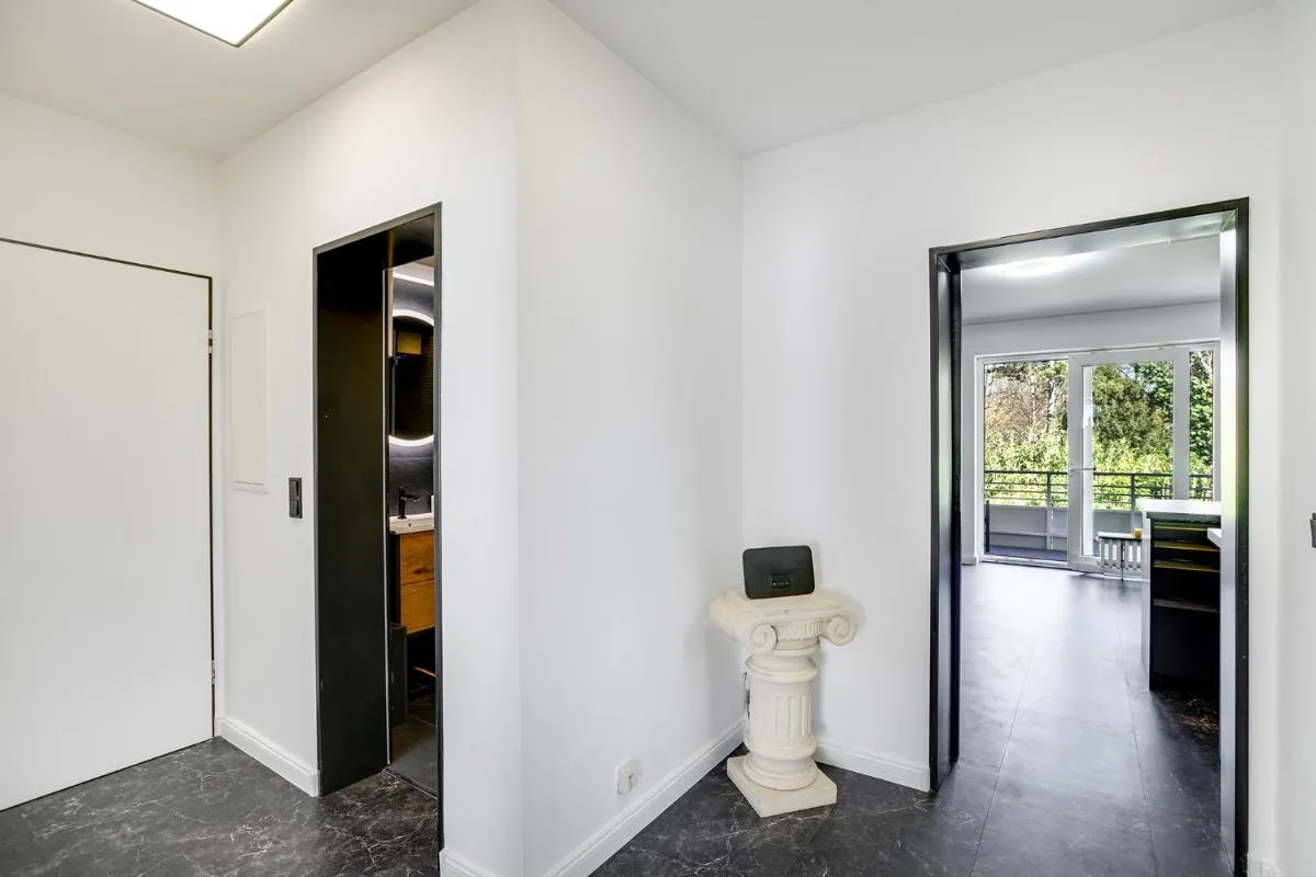 Image 2 of George Apartment