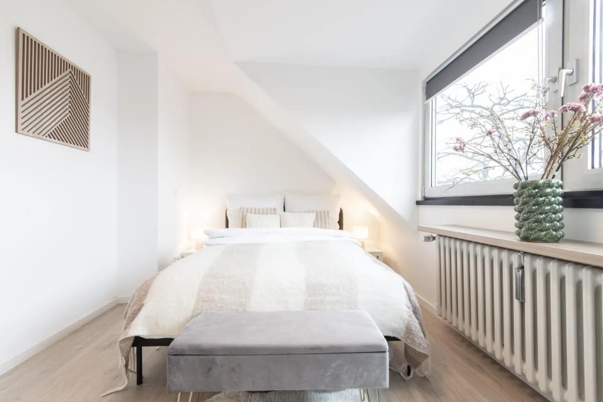 Image 1 of Goldheidis