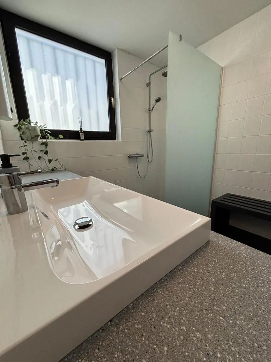 Image 4 of Great Location Airport Exhibition Center Downtown