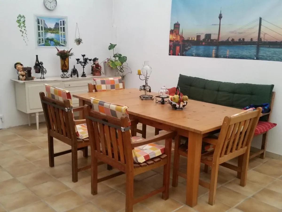 Image 2 of Haus Nähe Flughafen und Messe