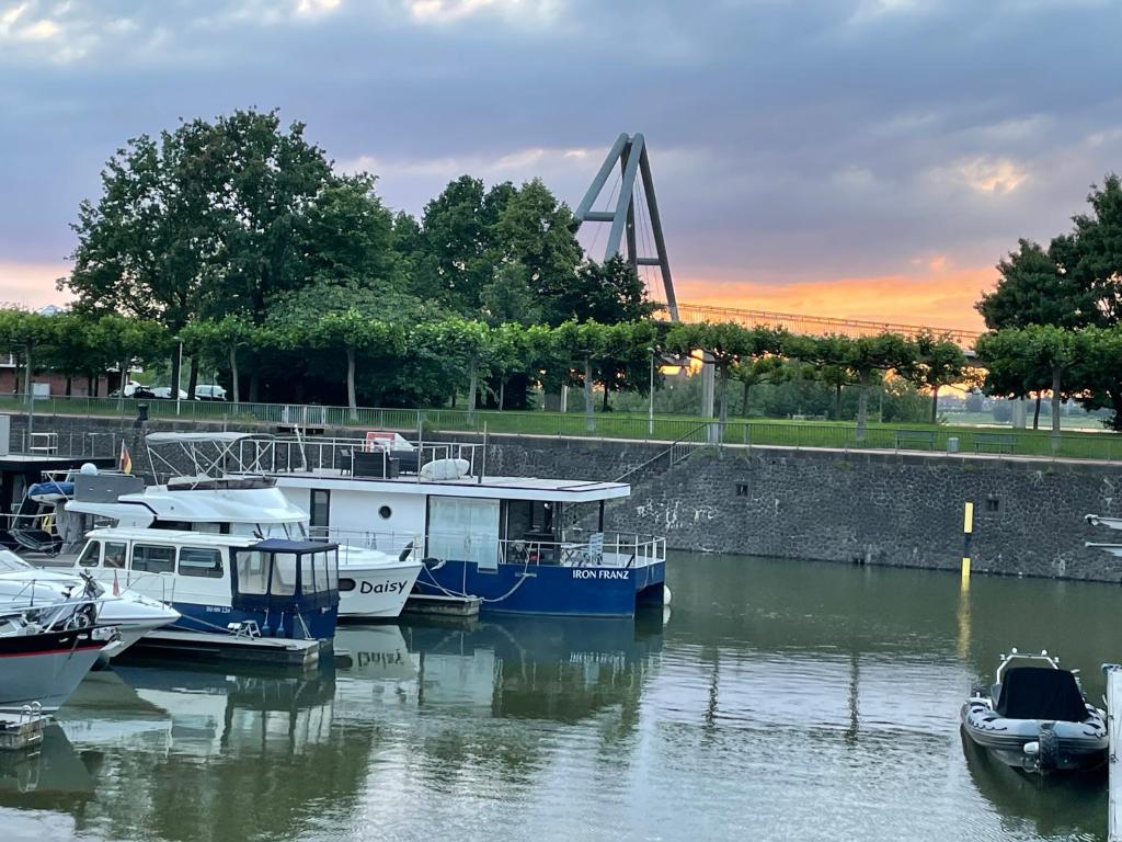 Image of Hausboot Iron Franz- Entspannung auf dem Wasser