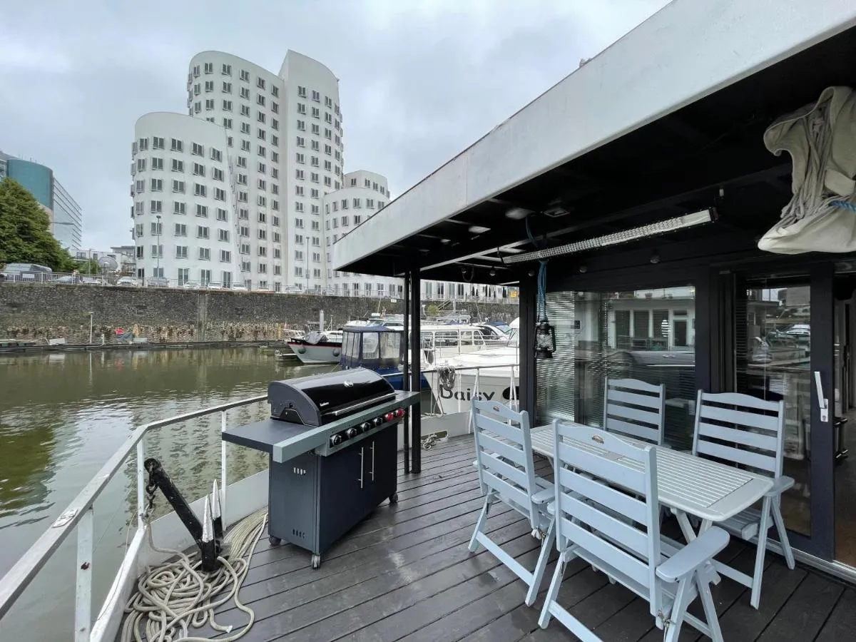 Image 2 of Hausboot Iron Franz- Entspannung auf dem Wasser