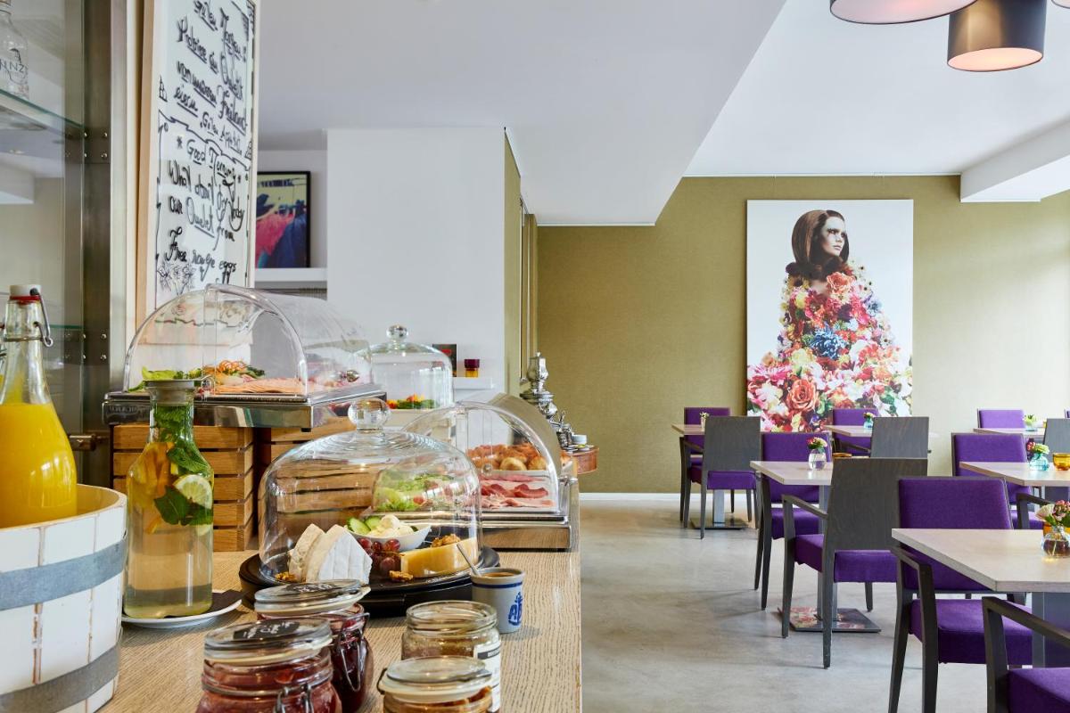 Image 2 of Hotel Indigo – Dusseldorf – Victoriaplatz by IHG