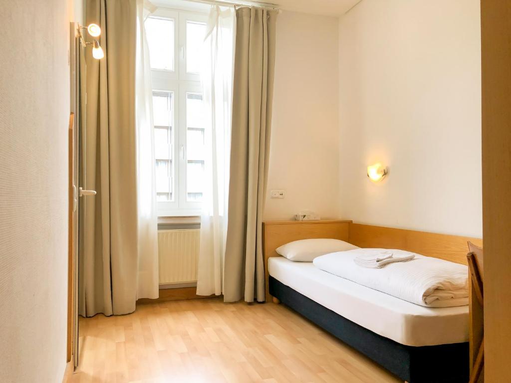 Image of Hotel Moon