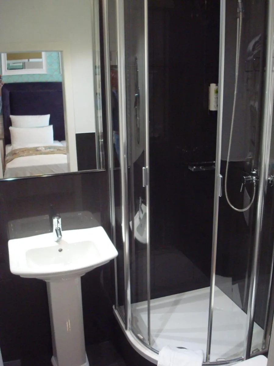 Image 3 of Hotel Sir & Lady Astor