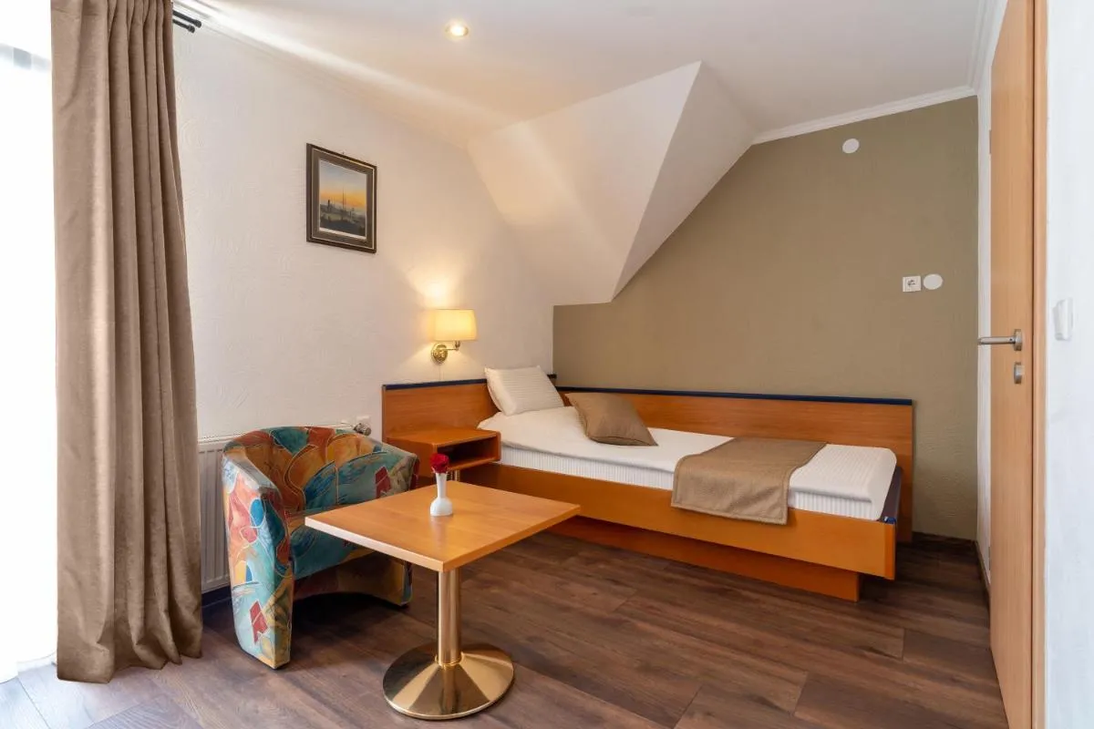 Image 1 of Jupa’s Hotel