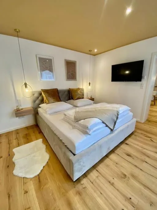 Image 3 of Komfort – Suite zentral, mit Balkon und Waschmaschine