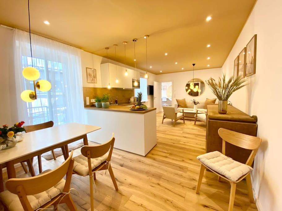 Image 1 of Komfort – Suite zentral, mit Balkon und Waschmaschine