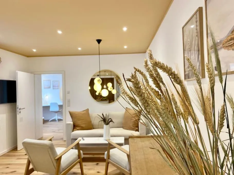 Image 2 of Komfort – Suite zentral, mit Balkon und Waschmaschine