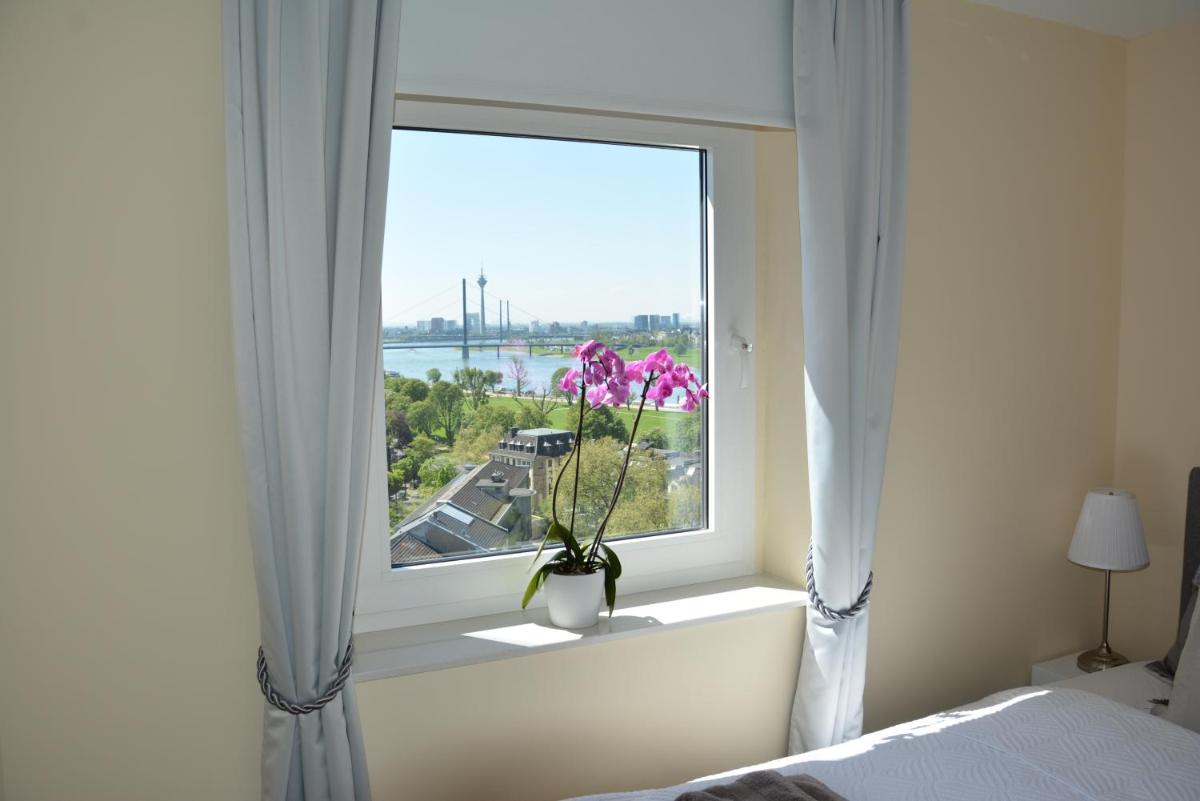 Image 1 of Luxury apartment in Düsseldorf near trade fair