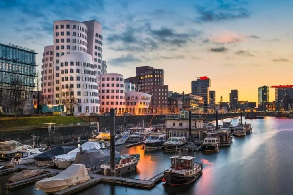 Image 5 of Messe Düsseldorf Top Ausstattung Netflix Wlan