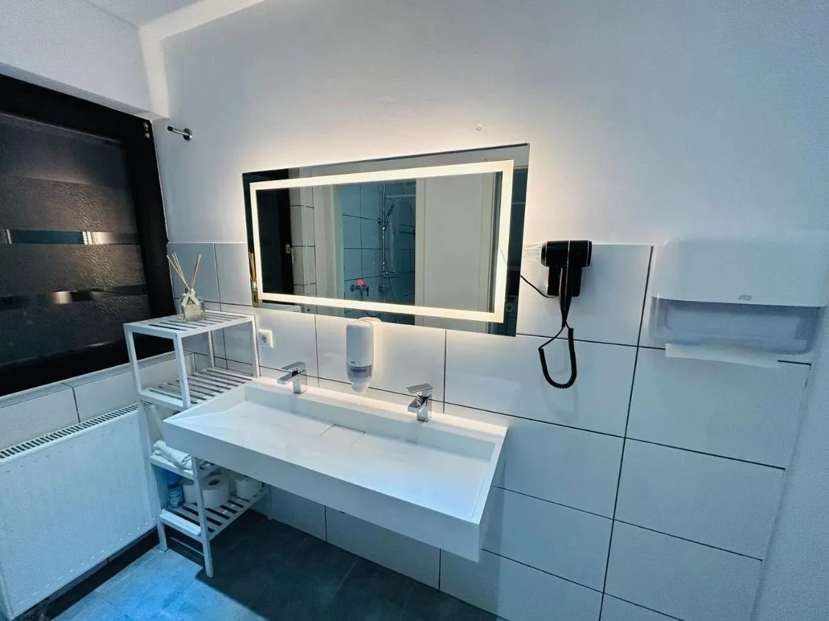 Image 2 of Messe HV-2