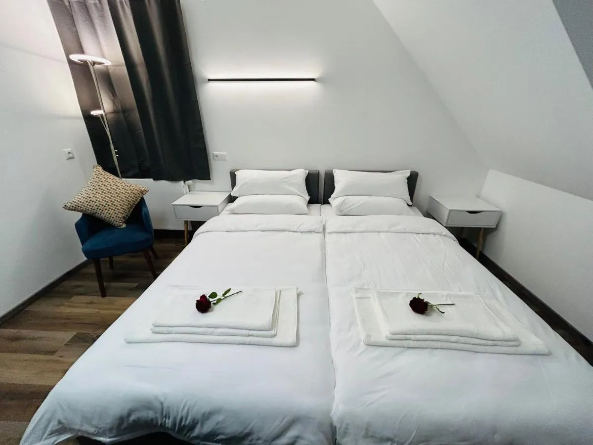 Image 1 of Messe HV-2