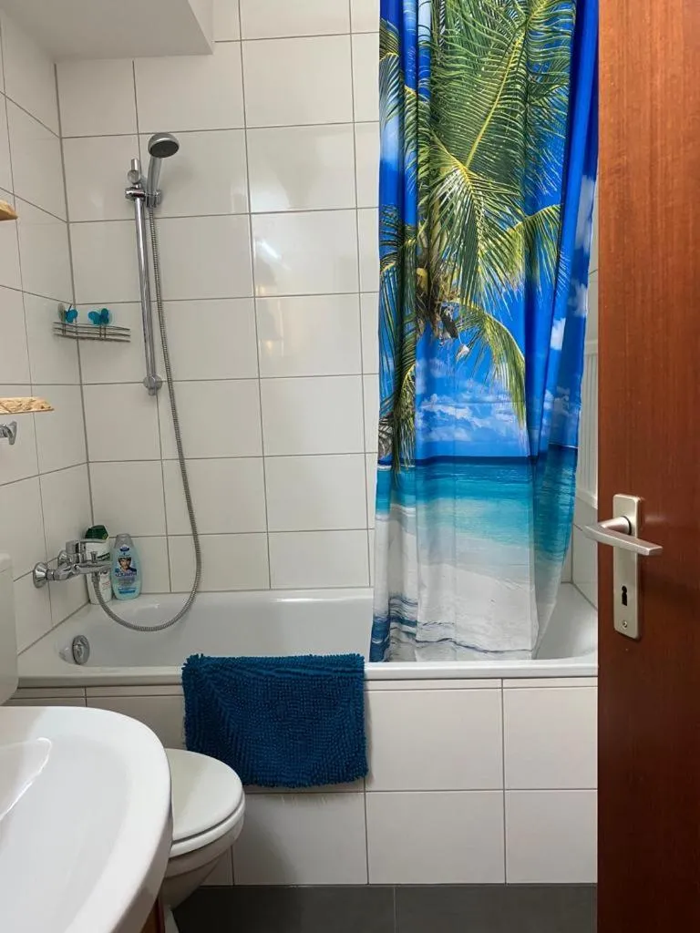 Image 4 of Mitten in Düsseldorf