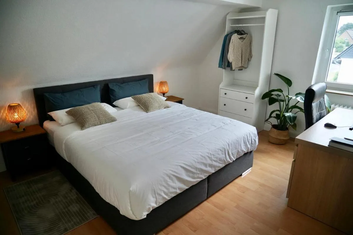 Image 1 of Modern 2.5 Bedroom Duplex Apartment near Messe, Airport, Arena