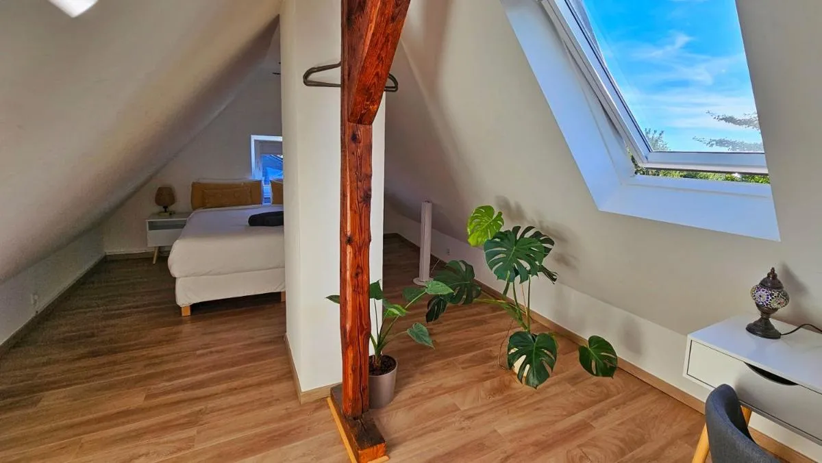 Image 5 of Modern 2.5 Bedroom Duplex Apartment near Messe, Airport, Arena