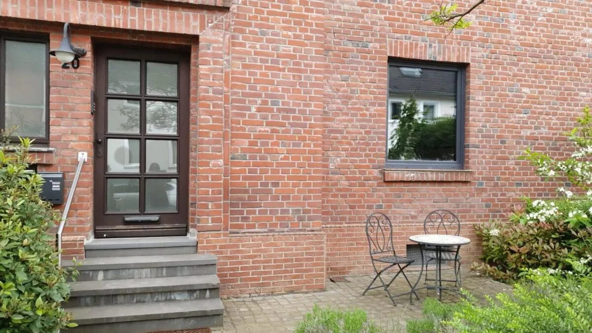 Image 1 of Modern oasis of peace with garden, top public transport