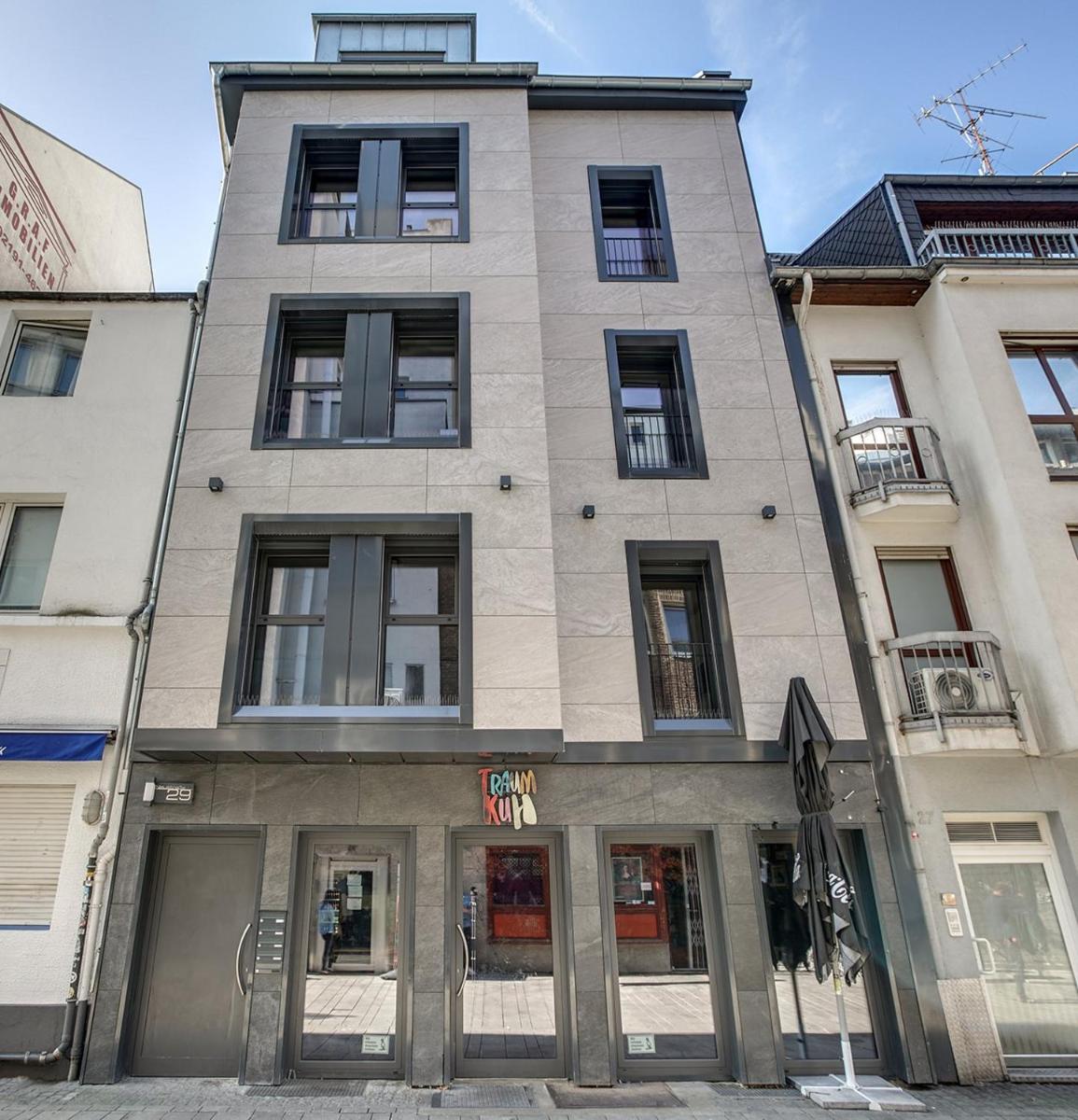 Image 5 of Mont Apartments