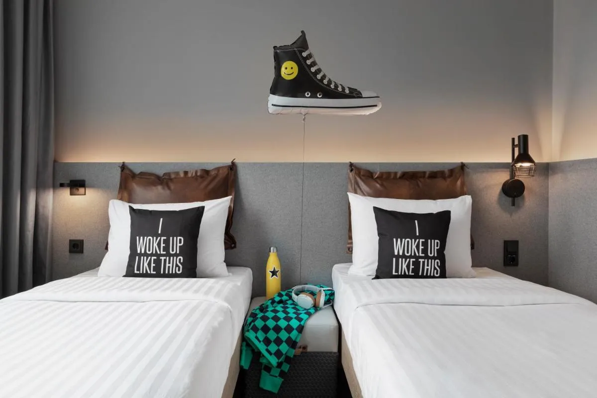 Image 2 of Moxy Duesseldorf City