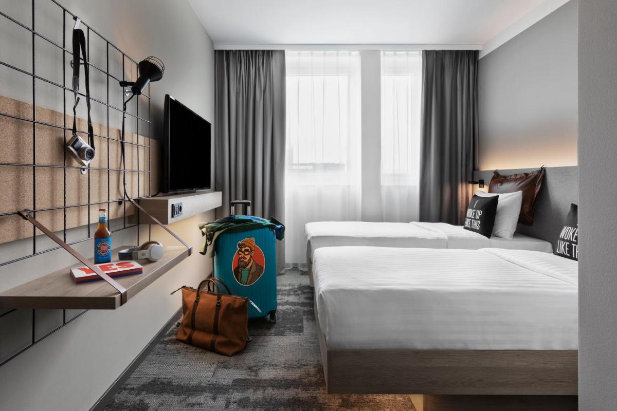 Image 1 of Moxy Duesseldorf City
