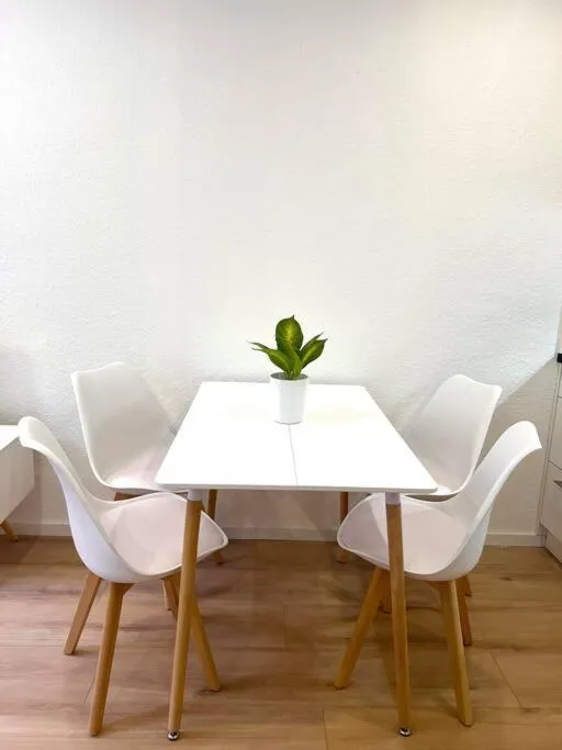 Image 5 of NEW! Central modern apartment