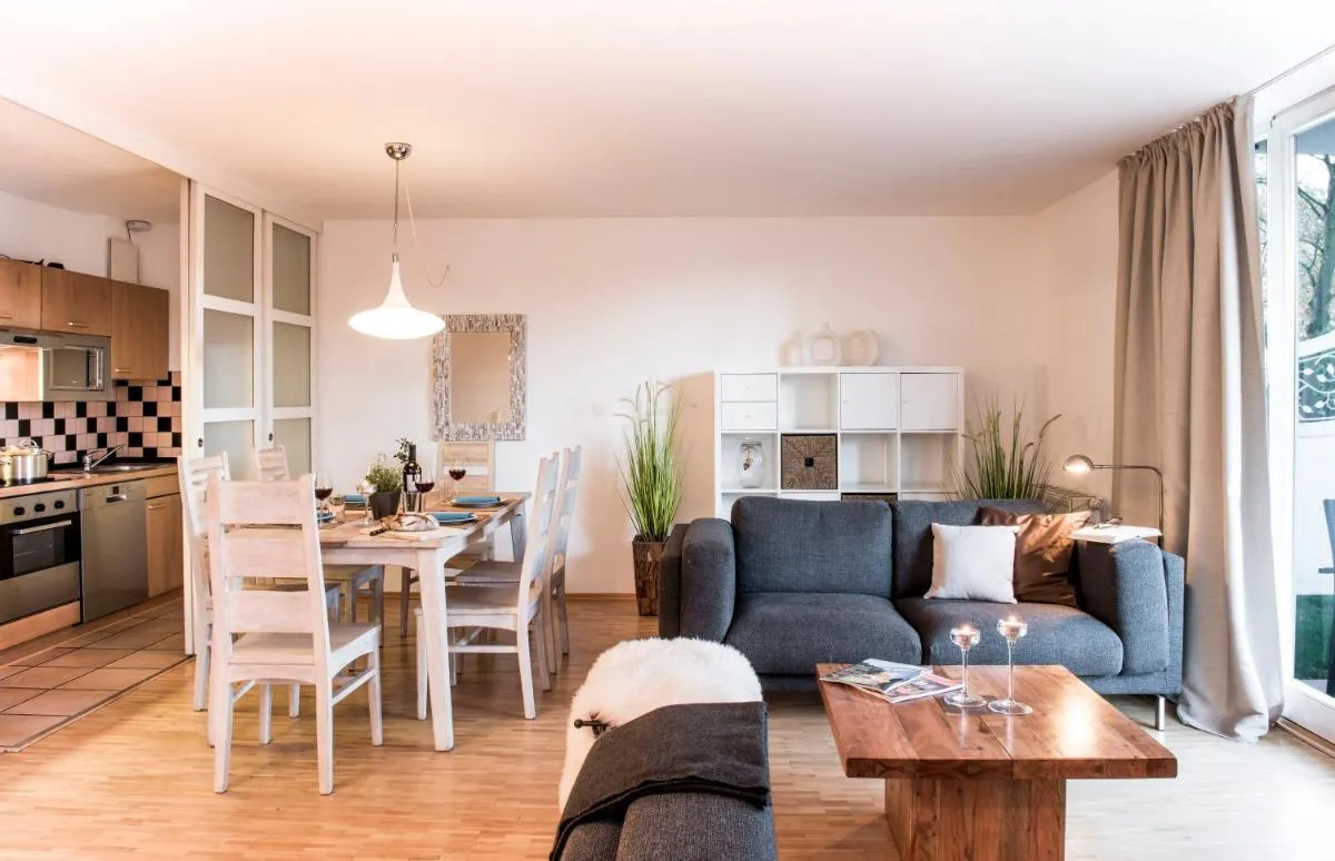 Image 3 of Parkside Apartment House