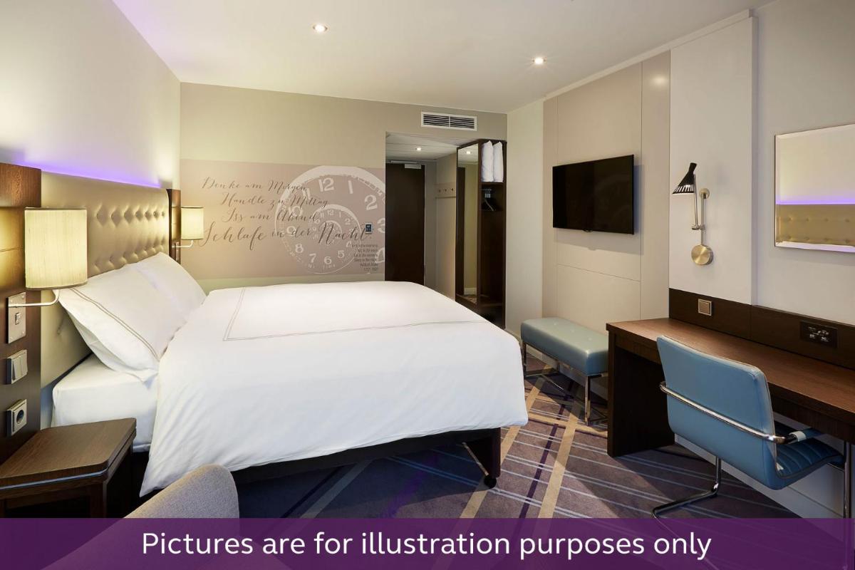 Image 4 of Premier Inn Düsseldorf City Centre