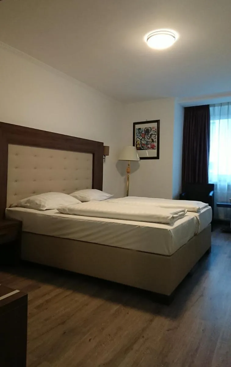 Image 1 of Rugs Hotel Düsseldorf