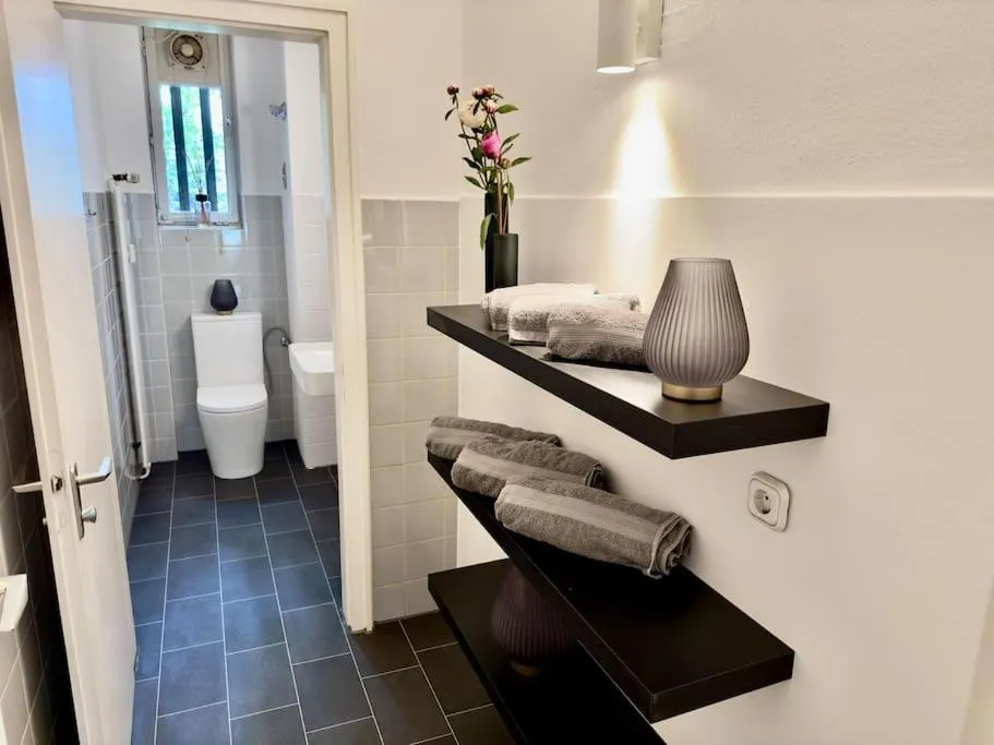 Image 2 of Schönster Rheinblick Messe Parken Luxus 10 Person