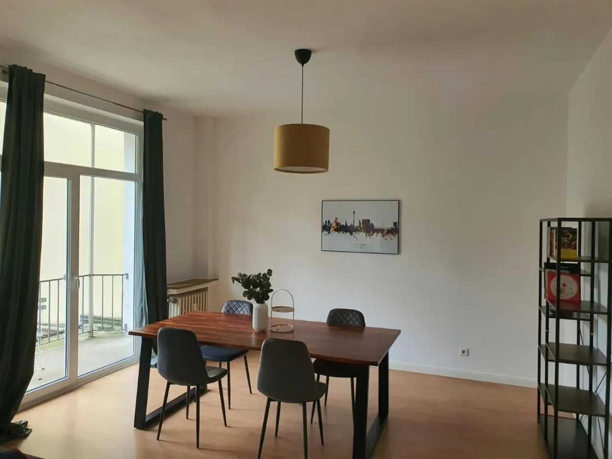 Image 1 of Spacious 70sqm apt in popular location