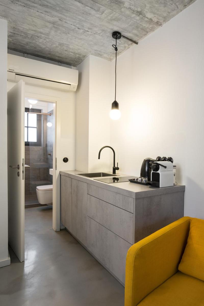 Image 6 of Square Rooms 8