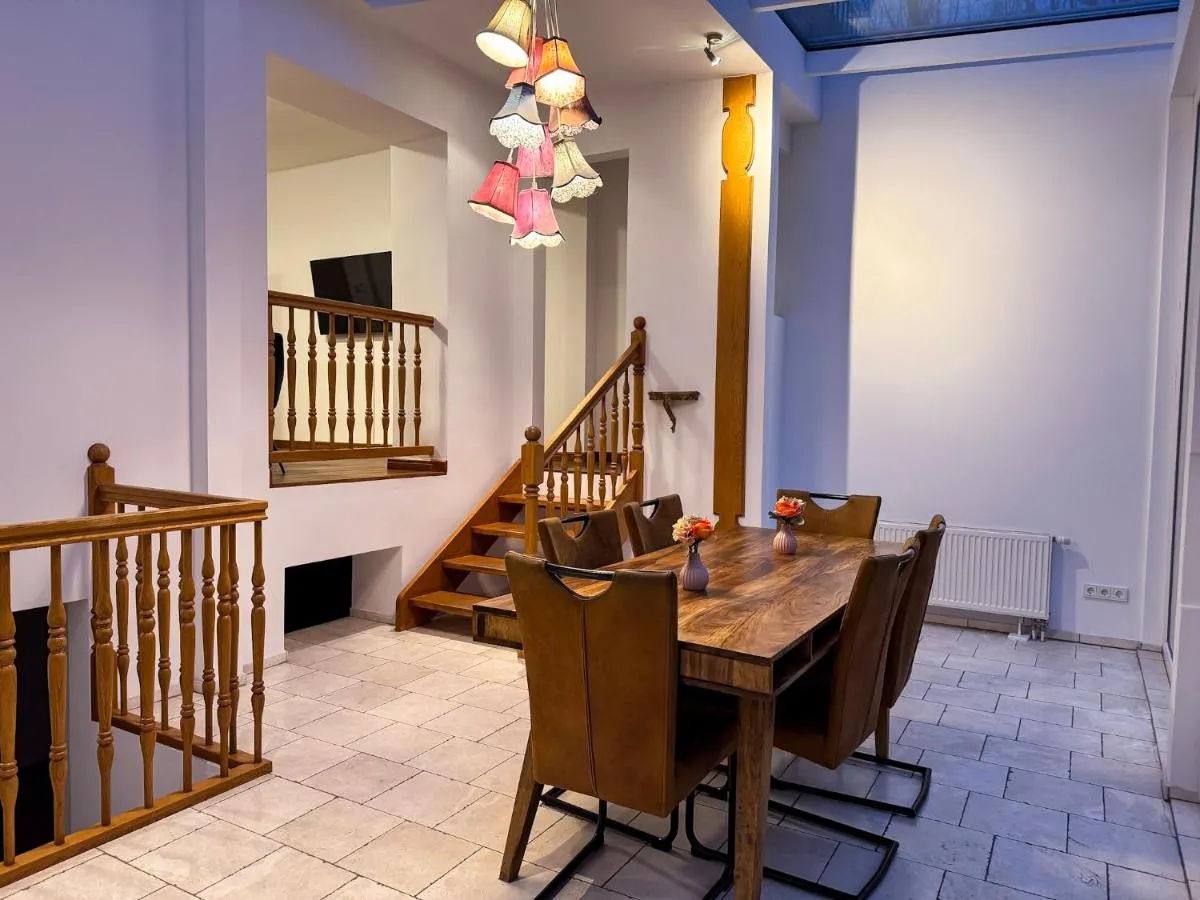 Image 3 of T&K Apartments – Komfortables Haus – 8 Zimmer – 6min zur MESSE