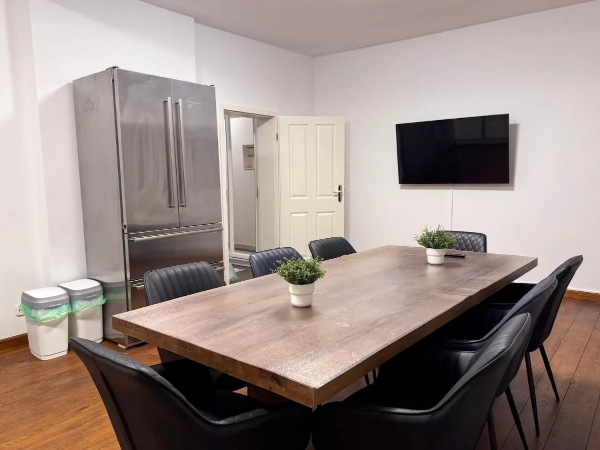 Image 4 of T&K Apartments – Komfortables Haus – 8 Zimmer – 6min zur MESSE