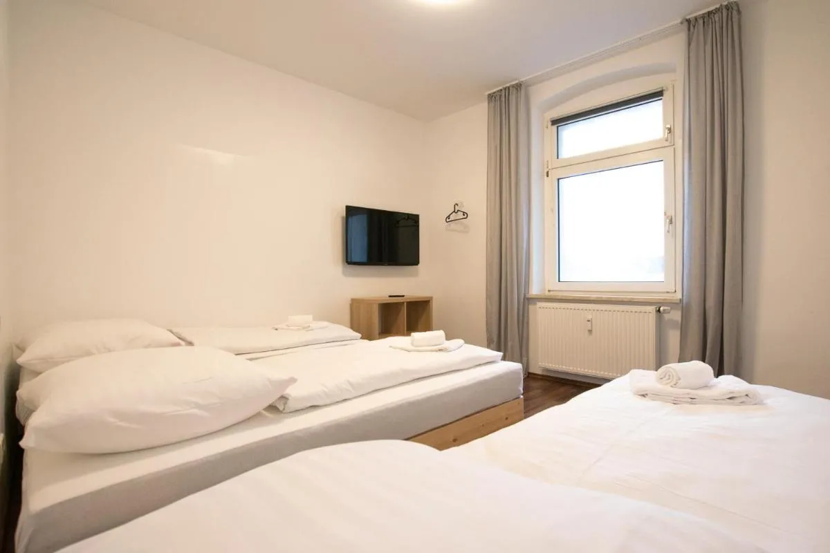 Image 1 of Tolstov Apartments – 1 or 4 Room Apartments – 15 Min to Messe DUS – 10 Min Old Town DUS