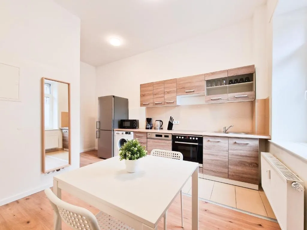 Image of Tolstov Apartments – 1 or 4 Room Apartments – 15 Min to Messe DUS – 10 Min Old Town DUS