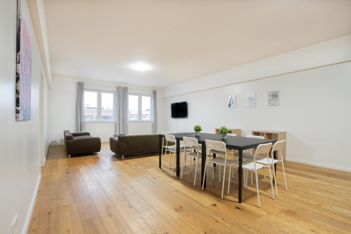 Image 4 of Tolstov Apartments – 250m2 Loft with 6 Rooms im Industriegebiet – 20 Min Messe DUS & Old Town DUS